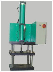 找氣液增力缸-氣液增壓缸價格/上海達諾爾機械設備的四柱式沖壓機MA/MAG系列-四柱式沖壓機價格_四柱式沖壓機廠家價格、圖片、詳情,上一比多_一比多產品庫